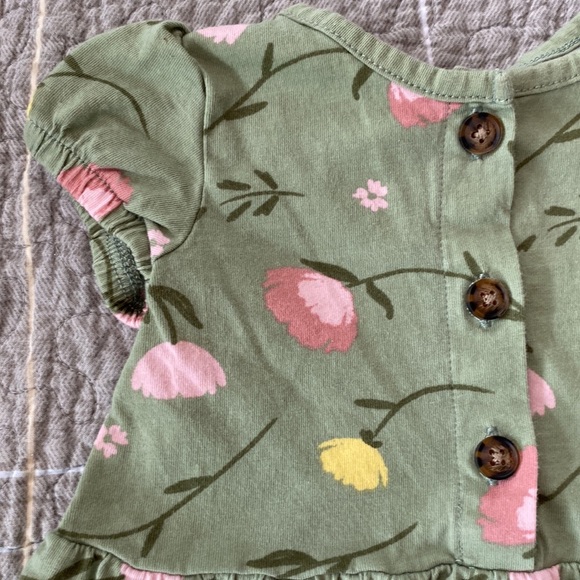 ✨4/$20✨ Carter's floral oversized top / dress (6-9 months) - Picture 2 of 8